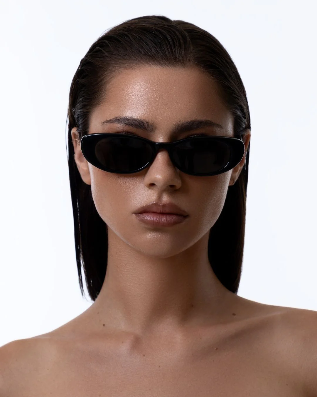 Alexa Black Sunglasses - Image 8