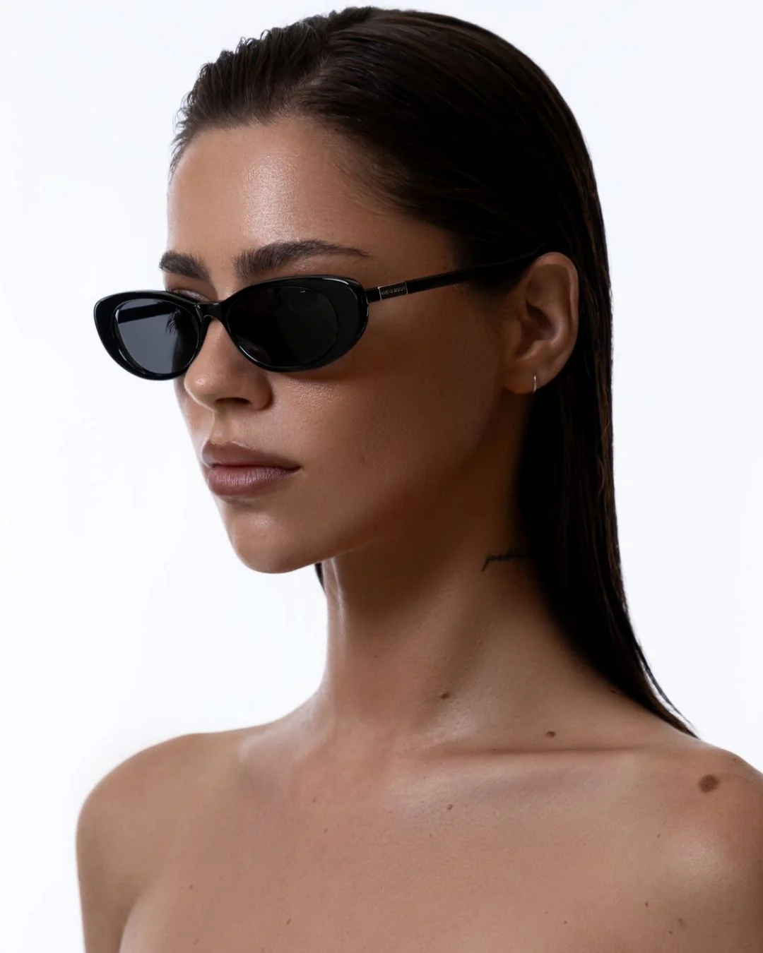 Alexa Black Sunglasses - Image 9