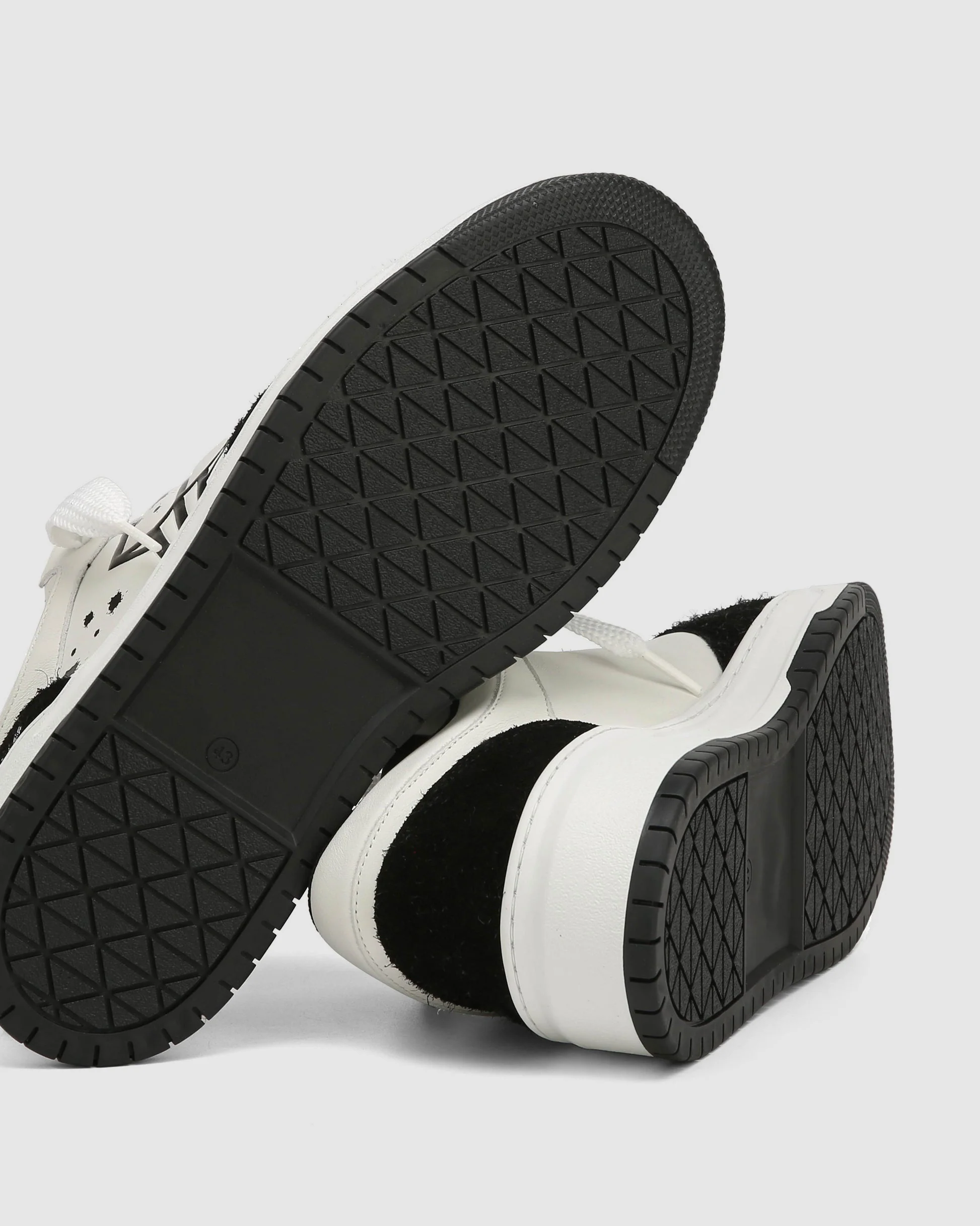 CM-00 White/Black - Image 4