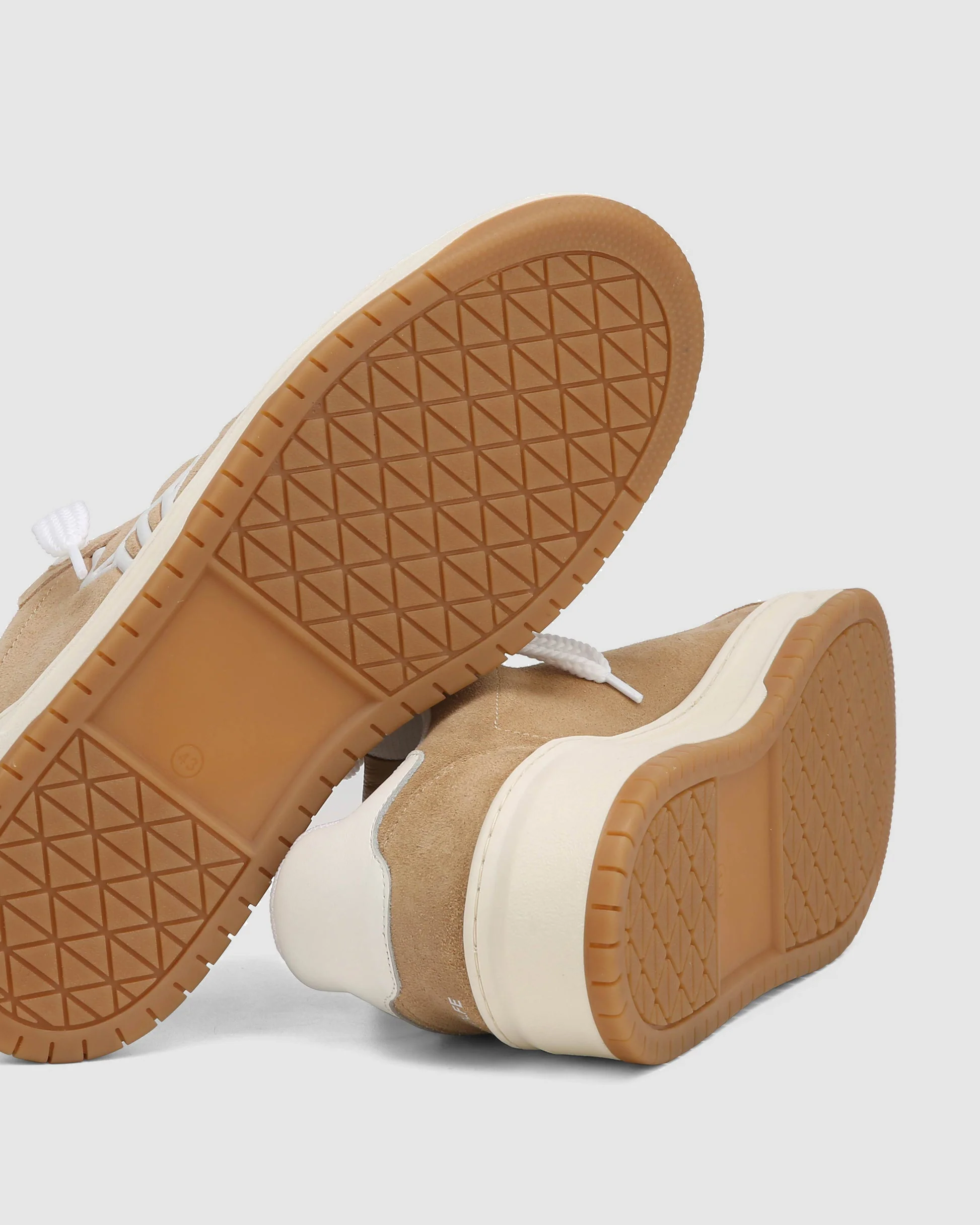 CM-02 Taupe - Image 3