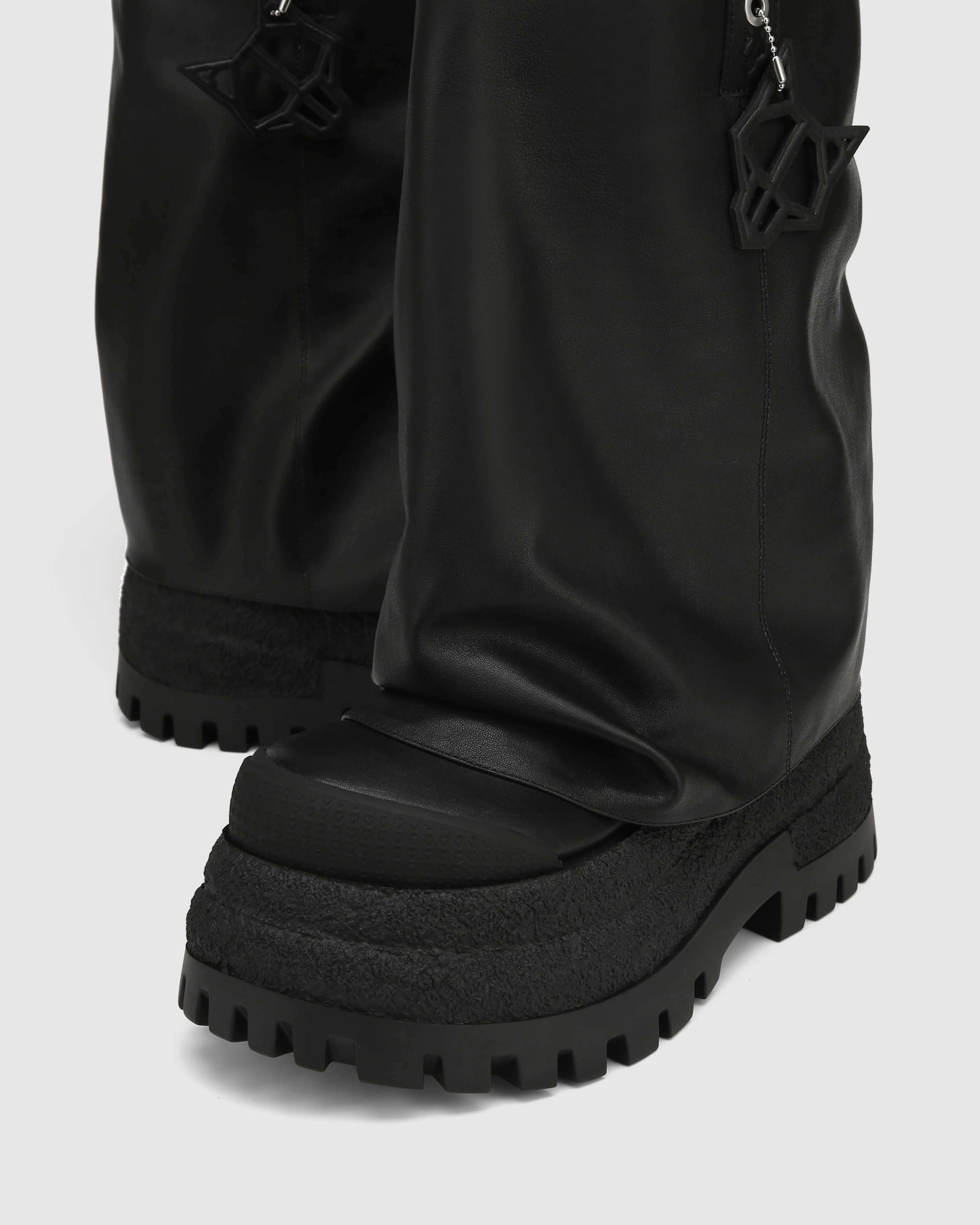 Disturb Black Leather - Image 6