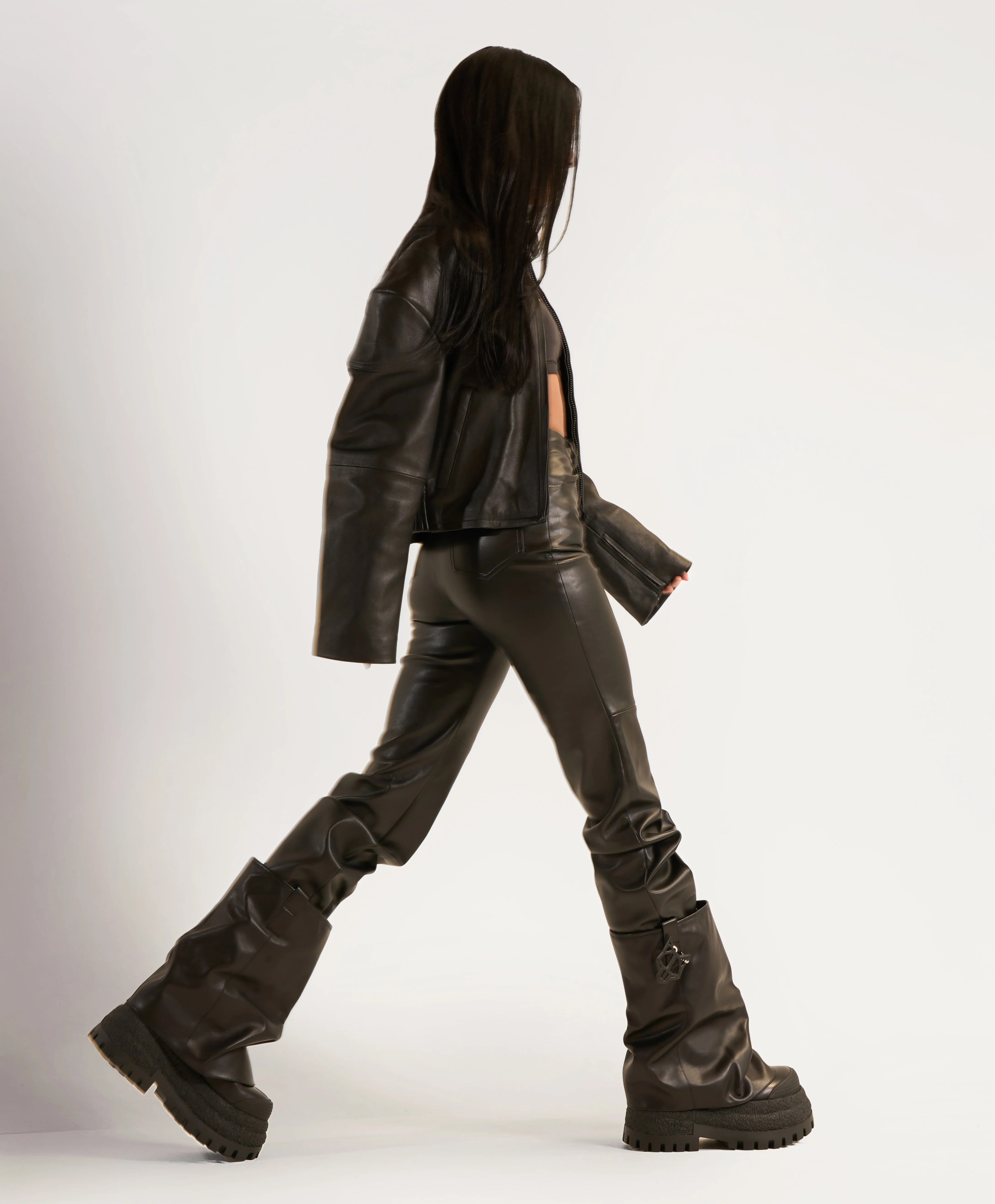 Disturb Black Leather - Image 8