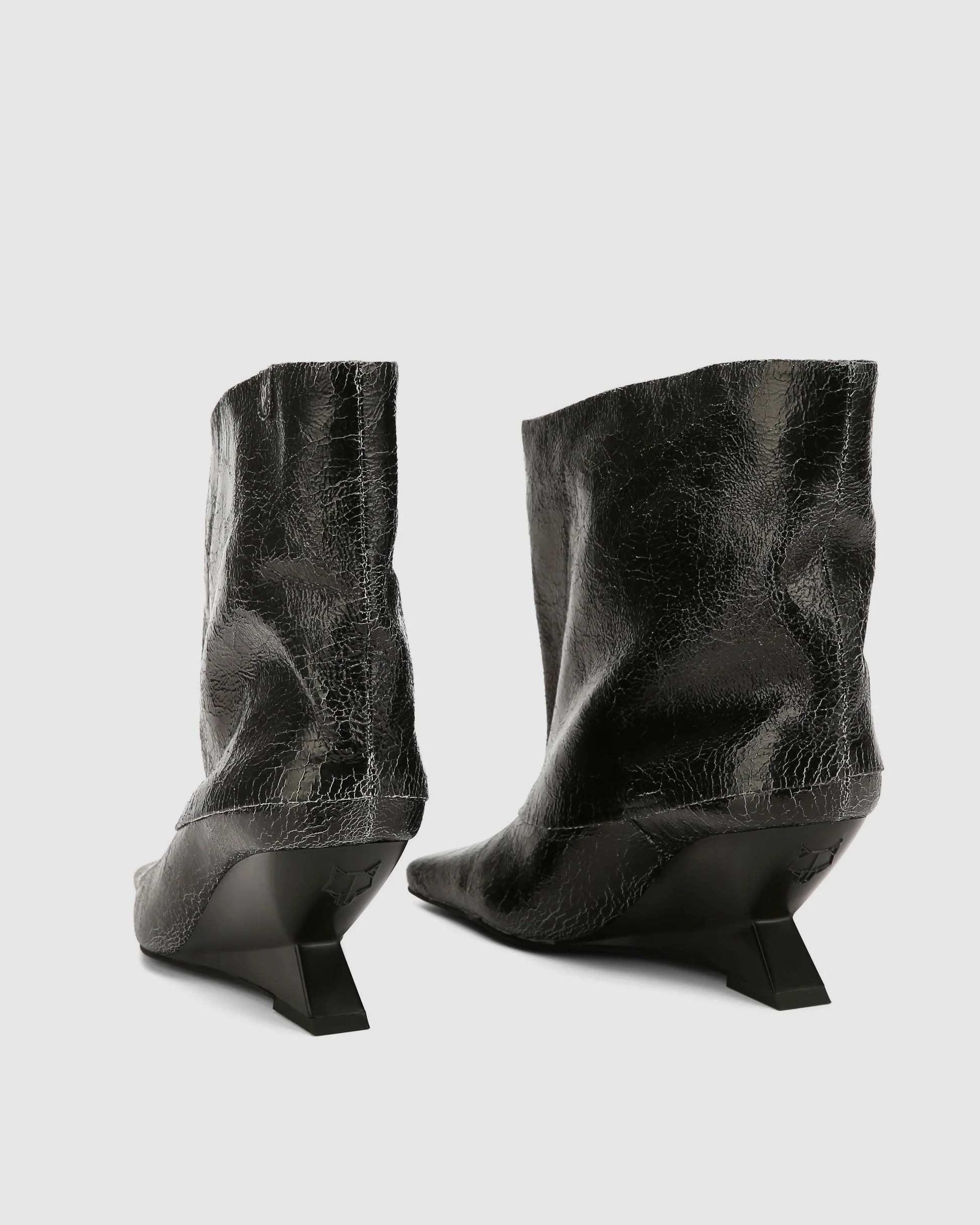 Shade Black Leather - Image 8